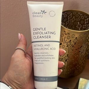 Gentle Exfoliating Cleanser retinol